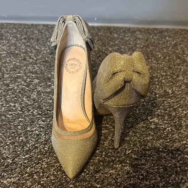 Elegant Silver Metallic Heels size 7 - Image 5