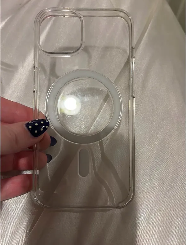 Clear iPhone 14 MagSafe Phone Case - Image 4