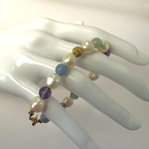 Avon Vintage faux pearl colorful bracelet - Image 2