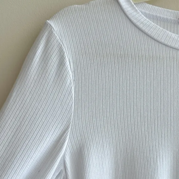 BCBGeneration Cropped Long Sleeve Ribbed Tee, White, Size Medium - Image 7