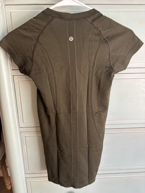 Lululemon Swiftly Tech Shirt 2.0 Hip Length Short Sleeve - Image 2