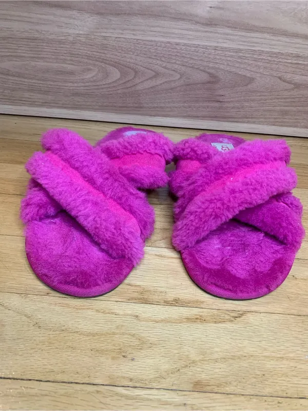Ugg Scuffita Women's Slippers in Pink - Size 9 - Image 3