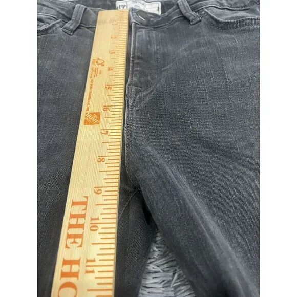 Free People Charcoal Gray Wash Straight Leg‎ Denim Jeans Size 28 Raw Hem - Image 4
