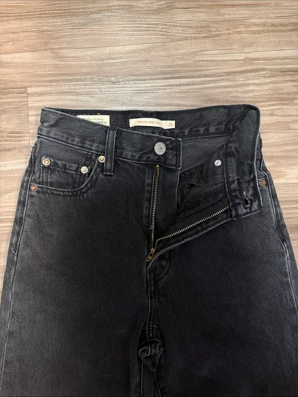 Levi’s Premium Ribcage Wide Leg Jeans W23 L32 Black Big E Zip Fly $110 - Image 4