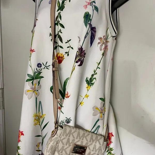 Michael Kors White Leather Crossbody Bag - Image 5