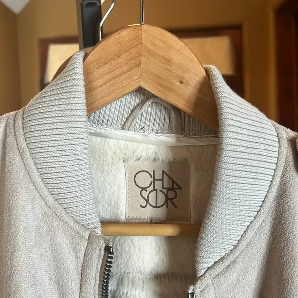 NWOT Chaser Faux Suede Faux Fur Lined Bomber Jacket Cream Size XS - Image 12