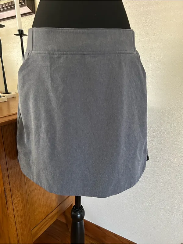 32 Degrees Light Blue Pull On Skirt Size Medium - Image 2