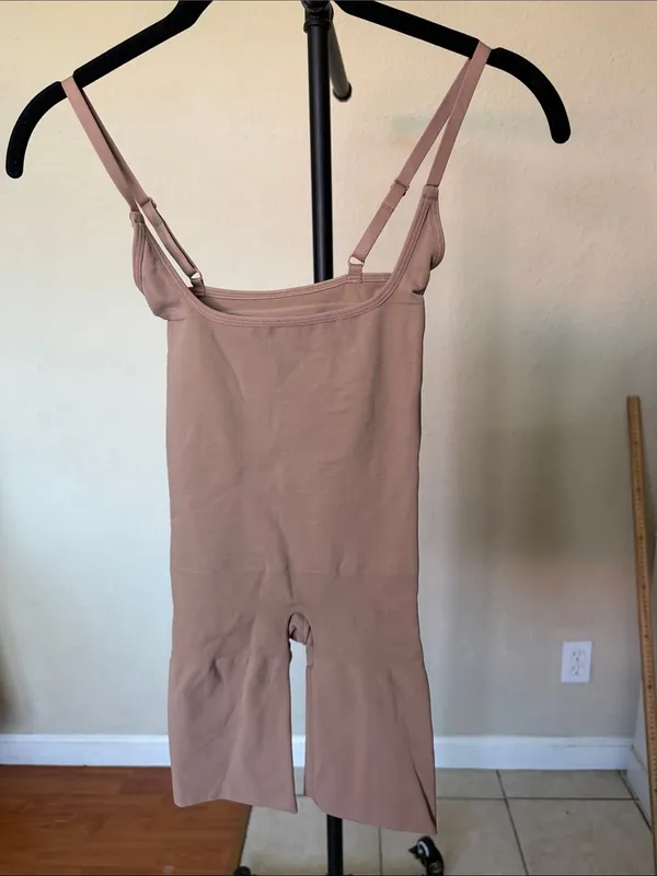 SKIMS Seamless Sculpt Open Bust Bodysuit Under bust Sienna size XS - Image 7