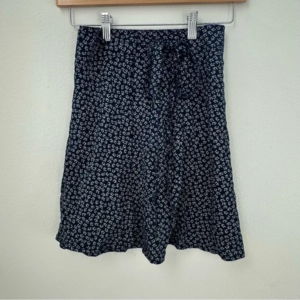 Brandy Melville Navy Floral Wrap Skirt - Image 5
