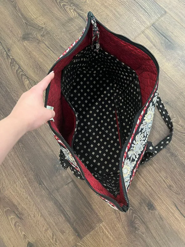 Vera Bradley Tote Bag *Discontinued Pattern* - Image 3
