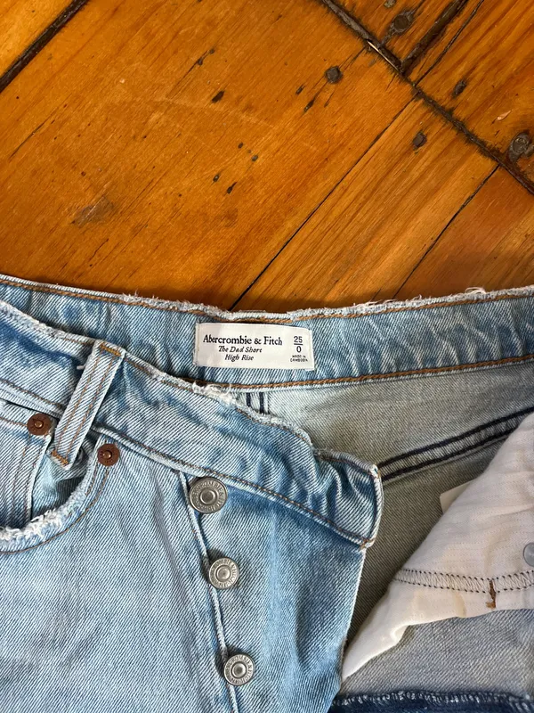Abercrombie The Dad High Rise Jean Shorts - Image 6