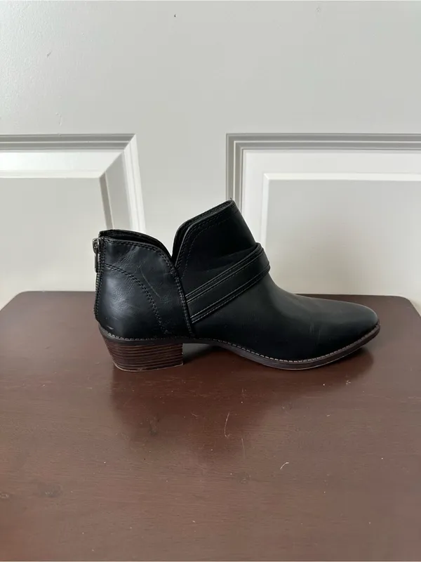 David Aaron Vegan Leather Austin Buckle Booties size 7.5 Black - Image 6