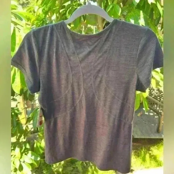 NWT Reebok Athletic Shirt Exercise size Medium New‎ - Image 4