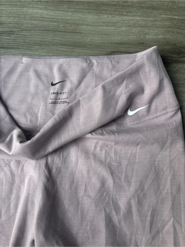 Nike One Women's Mid-Rise 7" Biker Shorts Heather Mauve - Image 3