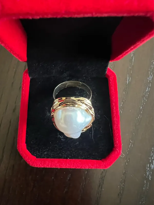 Women’s Gorgeous Golden Adjustable Statement Ring Size 7 - Image 2