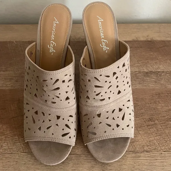 American Eagle Perforated Block Heel Mule Sandals Size 12 - Image 2