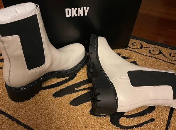 DKNY crystal boots size 6.5 - Image 2