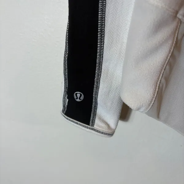 Lululemon Run Bold in the Cold Long-Sleeve Pullover Size 10 in Polar Cream/Black - Image 9