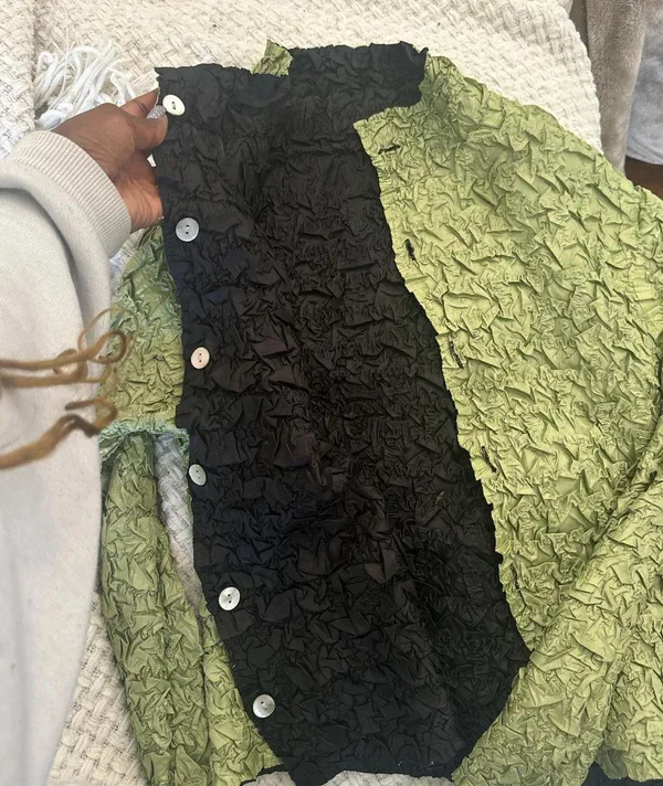 Green and black scrunchy vintage 90’s button down top - Image 3