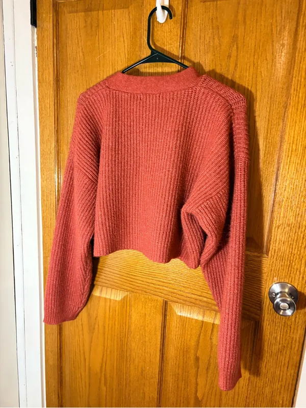 Forever 21 Cropped Button V-Neck Cardigan - Rose - Image 4