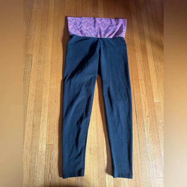 2011 Victoria’s Secret Pink Tribal Pattern Pink Fold-Over Yoga Pants, Size M - Image 6