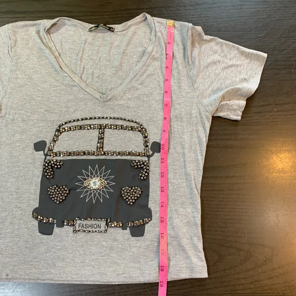 Baru Gray Beaded Graphic Tee M Brazil Van Fashion V-Neck Stretch Shirt READ‎ - Image 8