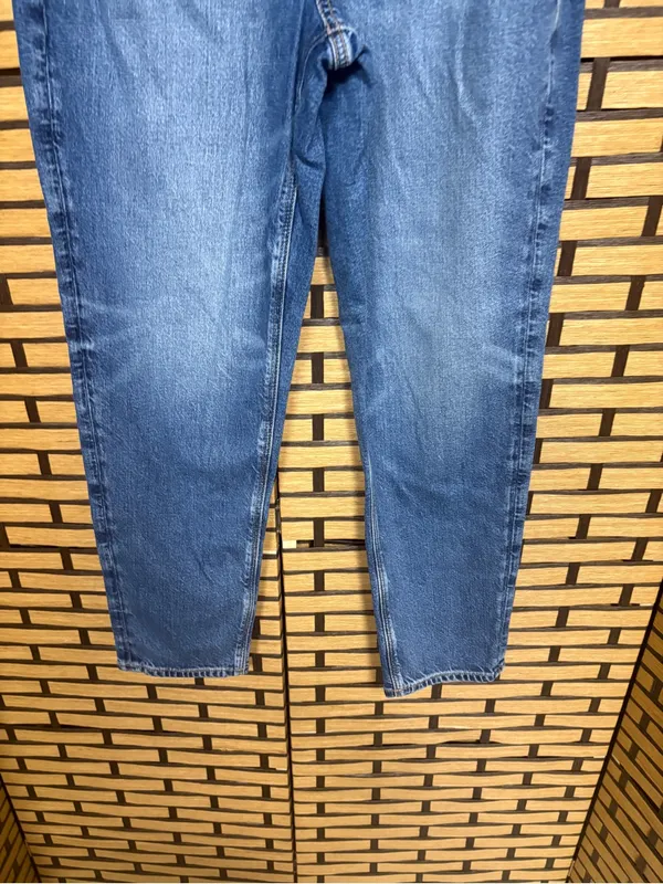 American Eagle Curvy Mom Jeans Size 6 - Image 4