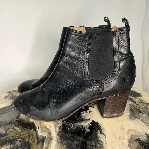 Frye Black Leather Chelsea Ankle Boots Block Heel - Image 6