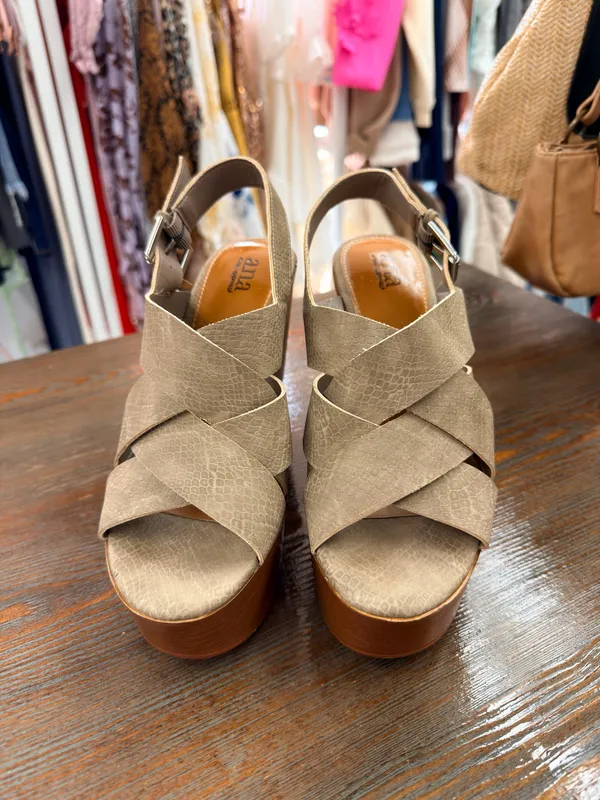 a.n.a Wedge Heel Sandals - Image 6