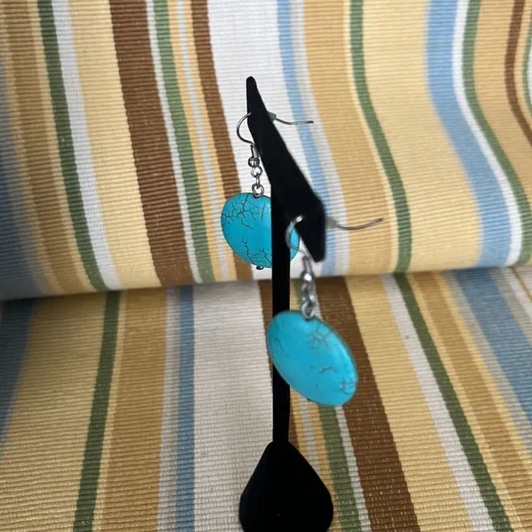 Silver Paperclip Turquoise Teardrop Pendant Matching Round Earring Set Classic - Image 6