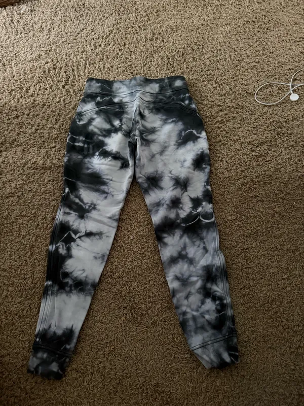 Lululemon joggers - Image 3