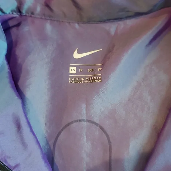 Nike Women’s Future Air Running Jacket Water Repellent - Image 4