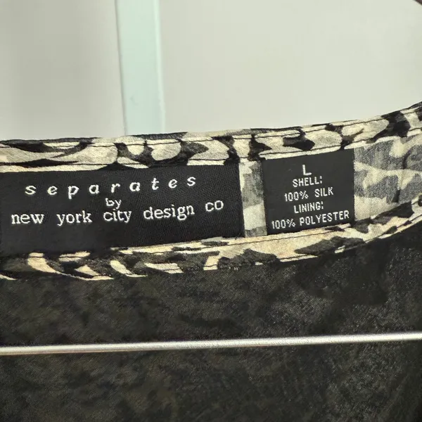 New York City Design‎ Co. VTG Y2K 100% Silk dark romantic Floral Blouse Size - Image 4