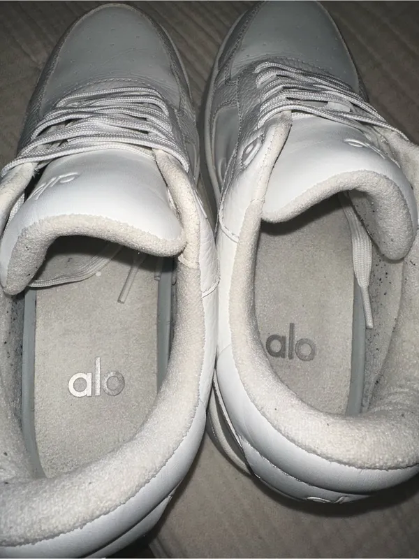 ALO Yoga White Recovery Mode Sneakers size 8.5 - Image 6