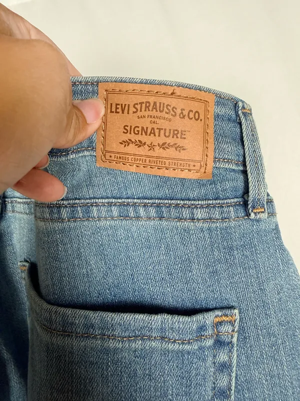 Levi's signature high rise skinny jeans - Image 4