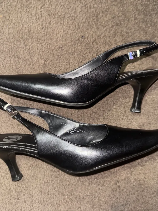 Donna Lawrence "Classy" Black Slingback Kitten Heels Size 7.5 - Image 4