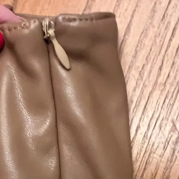 Judith March Vegan Faux Leather High Waisted Shorts in Camel Brown Size Large‎ - Image 6