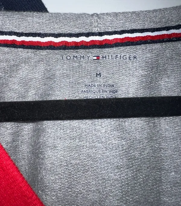 Tommy Hilfiger Cropped Hoodie - Image 3
