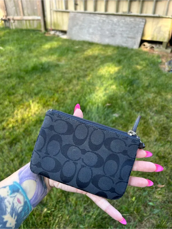 Navy coach wristlet spring, summer, wallet, purse, casual‎ little leather brown - Image 10
