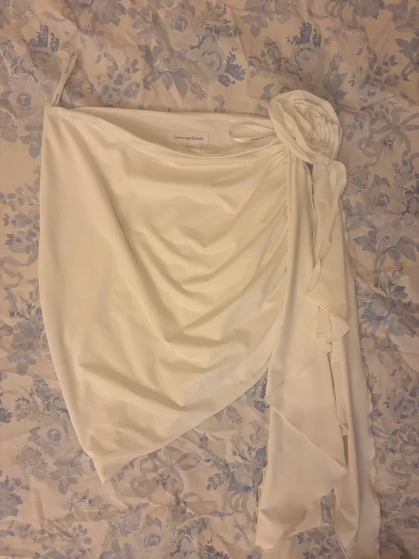 Lovers + Friends Dress mini skirt white rosette - Image 2