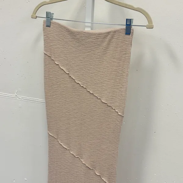 Princess Polly Beige Ribbed Lettuce Edge Exposed Seam Maxi Skirt US 4 - Image 4