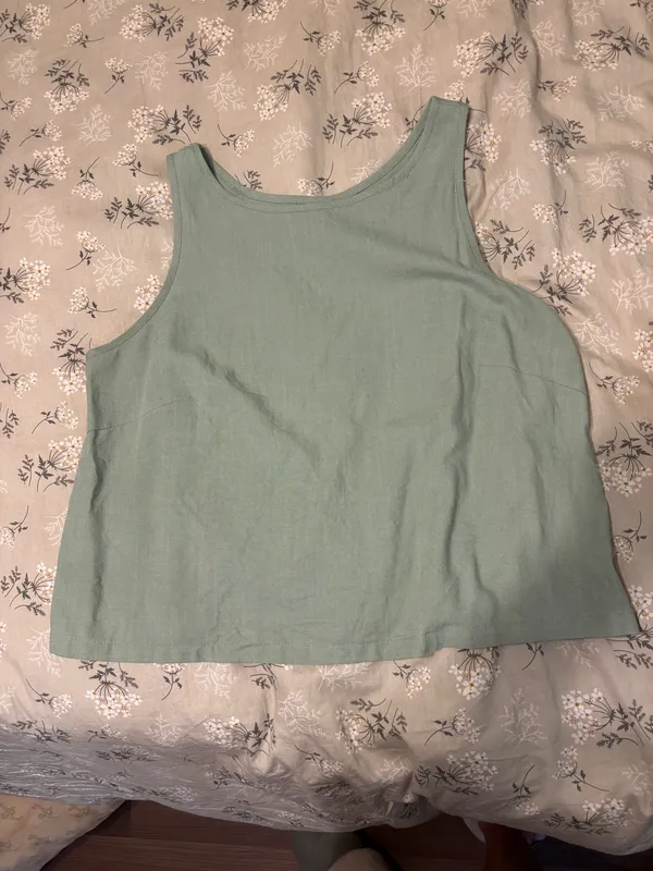 Amazon Sage green linen blend tank top - Image 5