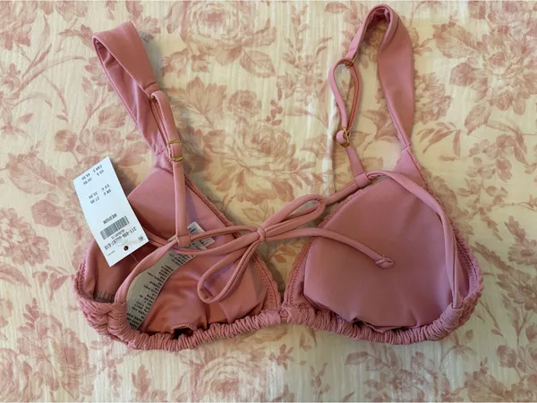 NWT Hollister smocked over-the-shoulder triangle bikini top pink size medium - Image 2