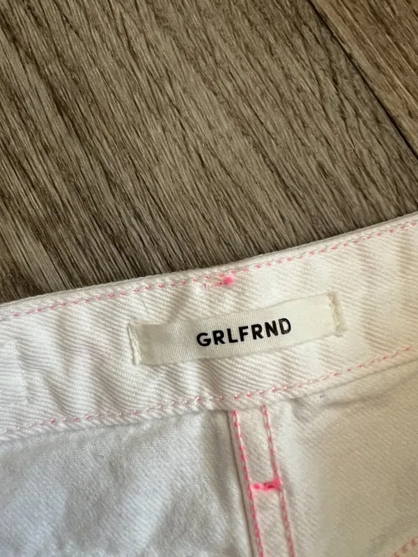Grlfrnd white‎ jean shorts size 26 - Image 7