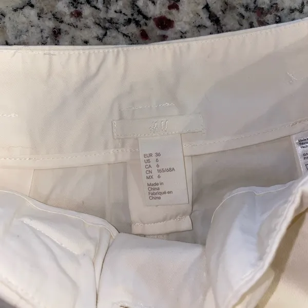 Never worn H&M pants - Image 4