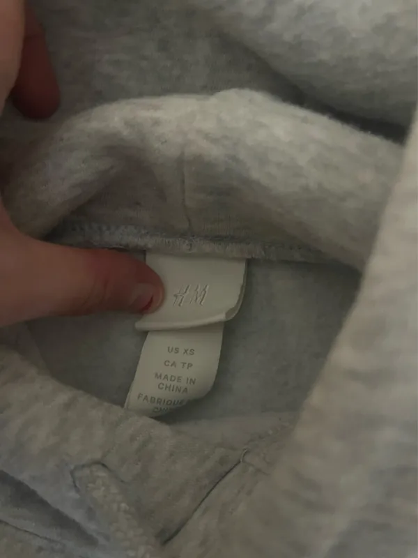 H&m sweatshirt - Image 2
