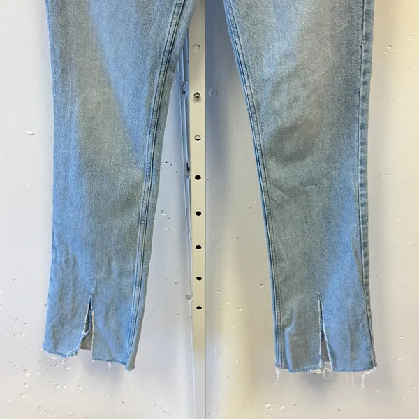 Zara High Rise Straight Leg Jeans Light Wash Split Raw‎ Hem Button Fly Size 6 - Image 4