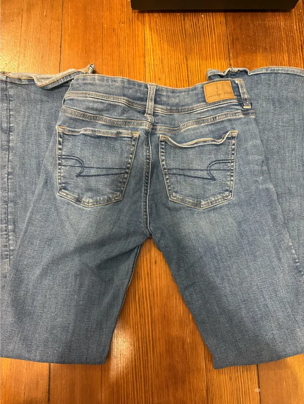 American Eagle Jeans - Image 4