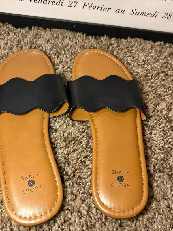 Shade & Shore Black Scalloped Slide Sandals Size 7 - Image 3