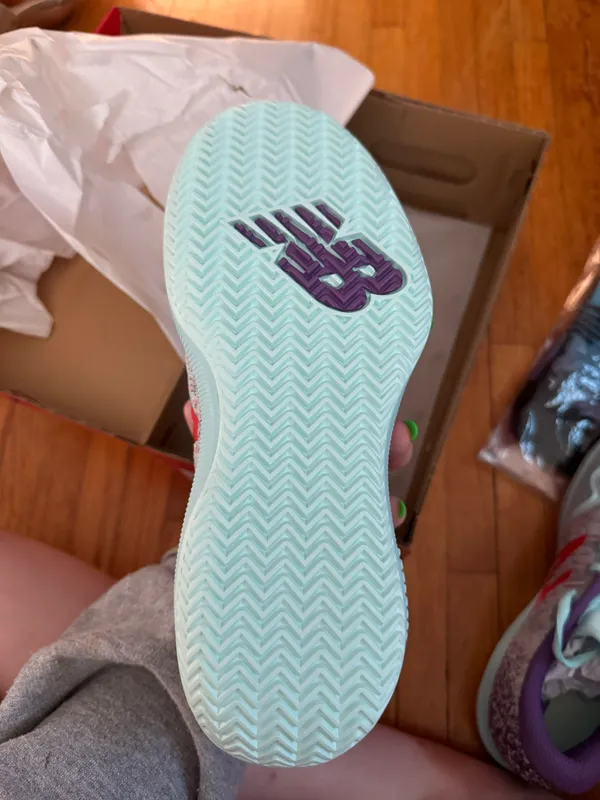 New Balance Tennis Shoes - Image 9